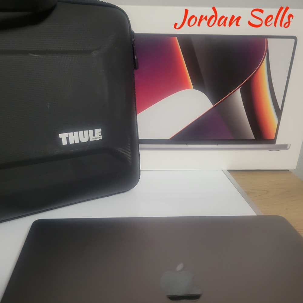 MacBook ProMacBook Pro 14" Laptop - Apple M1 Pro chip - 16GB Memory - 512GB